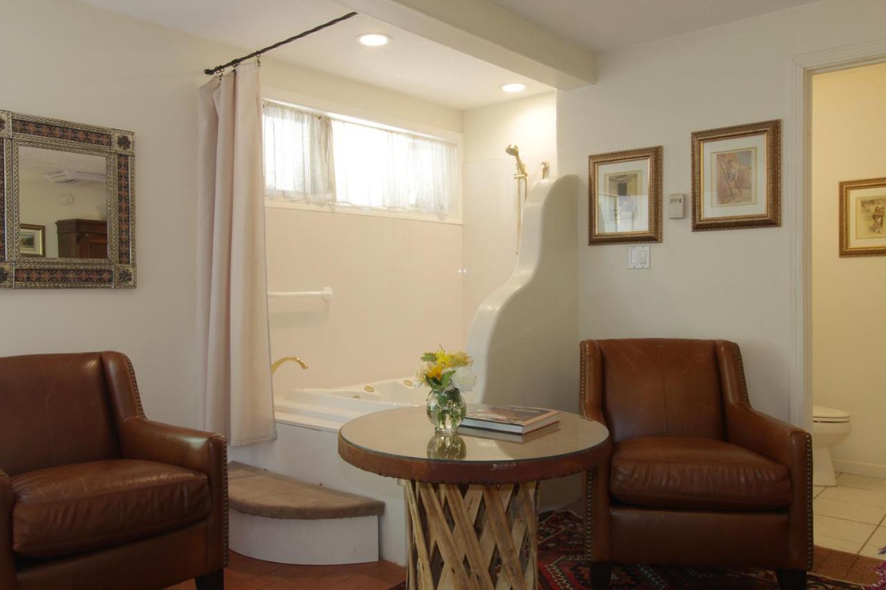 Casa Blanca And Bed & Breakfast Farmington