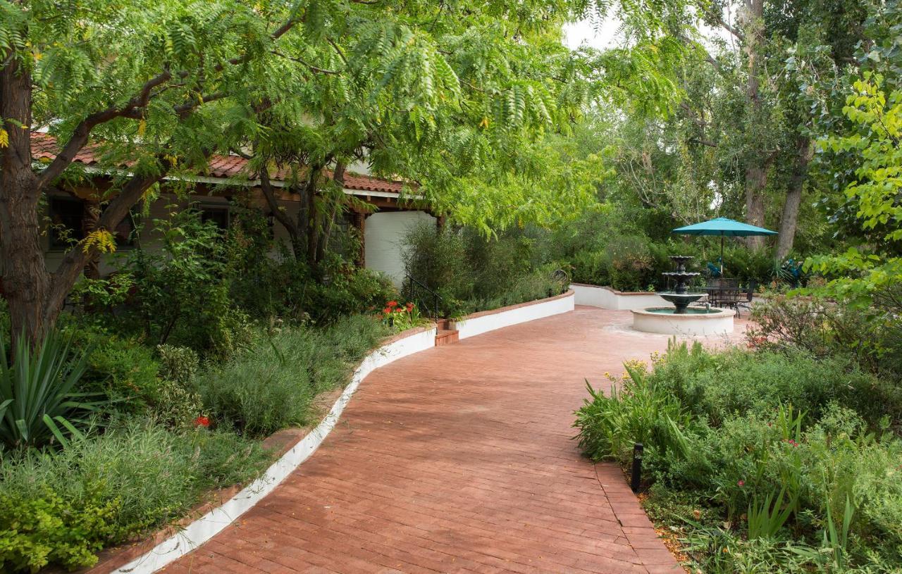 Casa Blanca And Bed & Breakfast Farmington